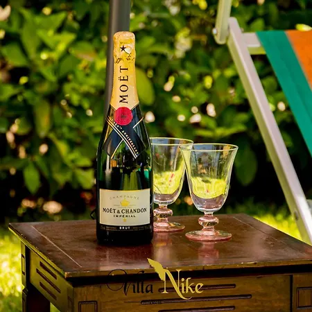 Bed & Breakfast Nike