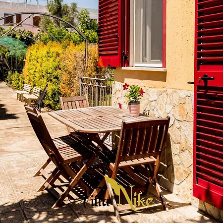 Nike Bed & Breakfast San Foca