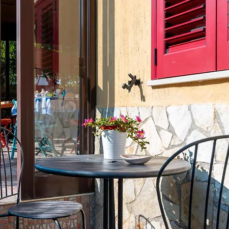 Bed & Breakfast Nike 3*