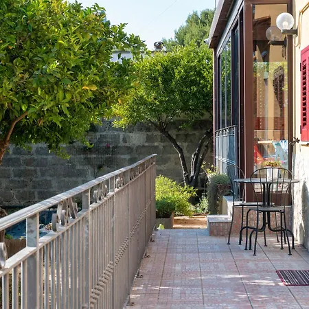 Nike Bed & Breakfast 3*